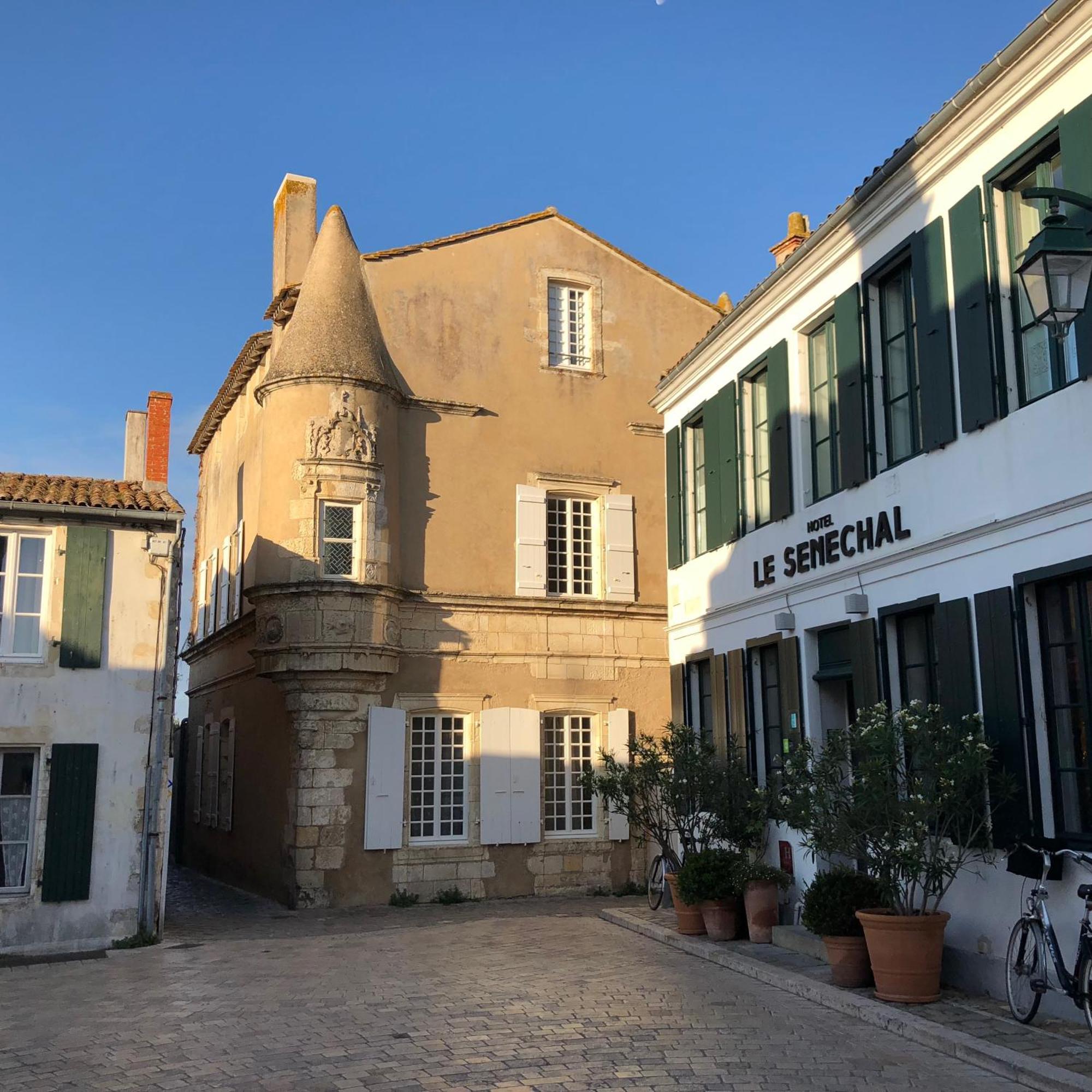 Hotel Le Senechal Ars-en-Re Bagian luar foto